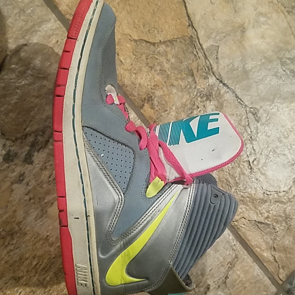 Nike - Picture 6 of 7